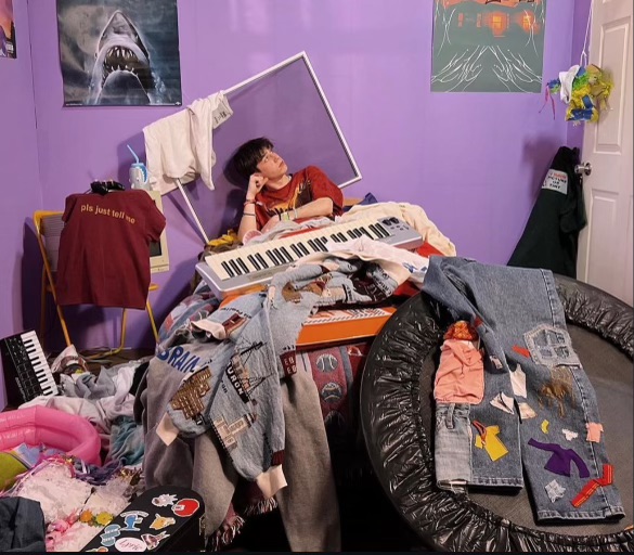 SAMPAZ — "Messy Room" Music Video